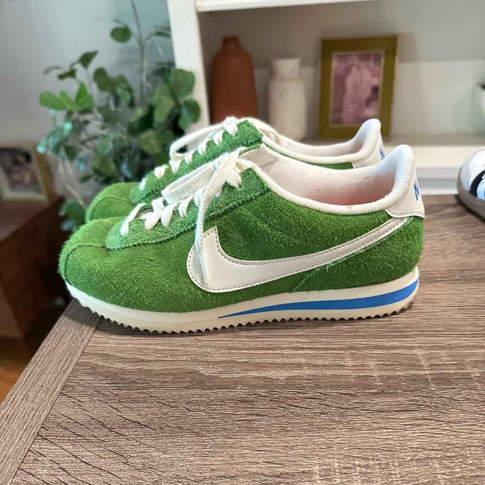 Nike Green and White Sneakers with Blue Detail